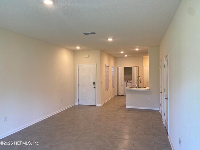 Building Photo - 9589 Mira Loma Dr