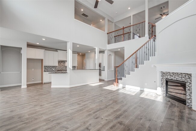 Building Photo - 12816 Oak Fls Dr