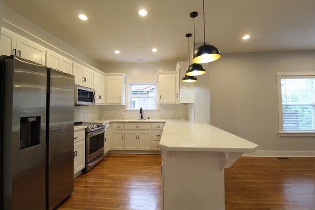 Building Photo - 3 Bedroom 2.5 Bath In Kansas City, Kansas