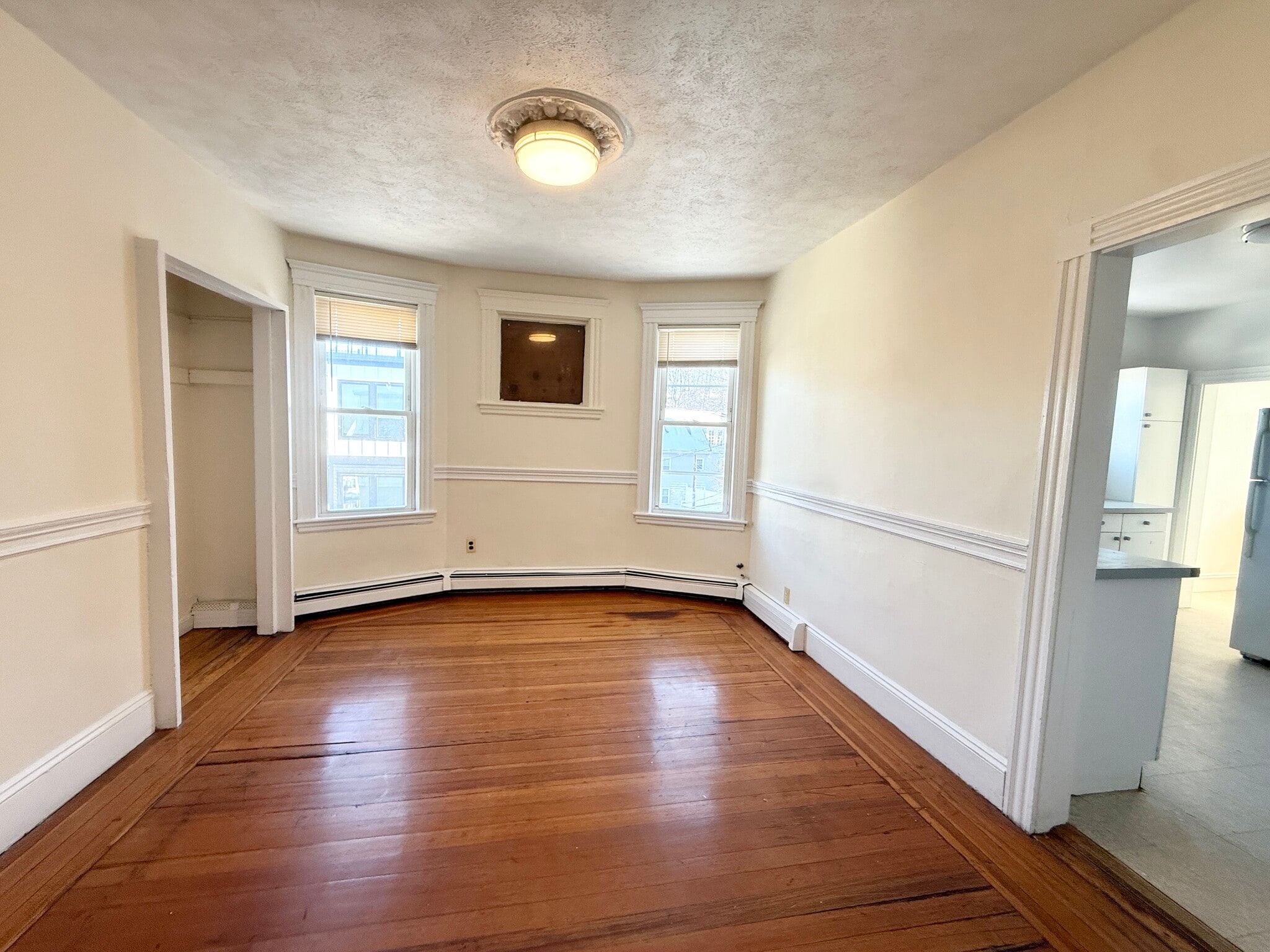 Building Photo - 144 Hillside St