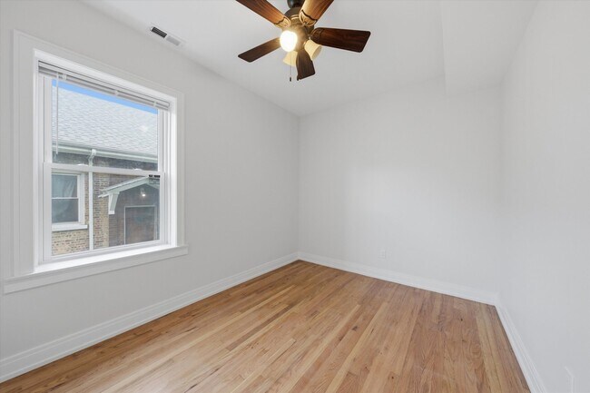 Building Photo - 3244 W 62nd Pl