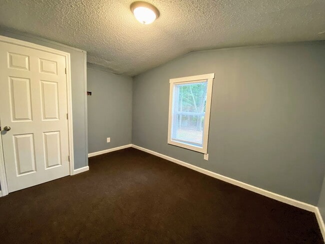 Building Photo - 3 Bedroom Mobile Home in Pelzer SC