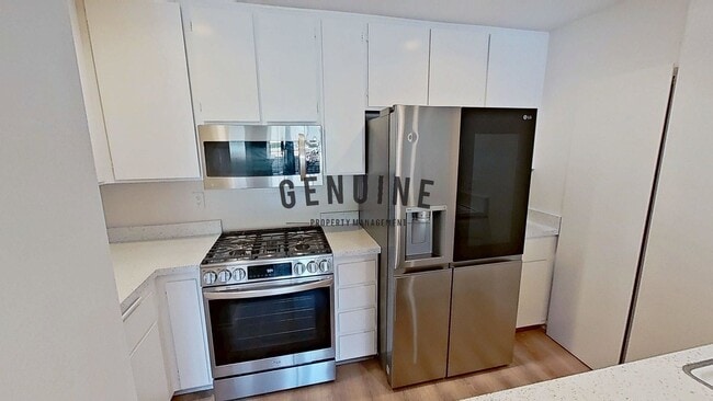 Building Photo - $500 off 1st Month ! 1 Bedroom ~ Live in t...
