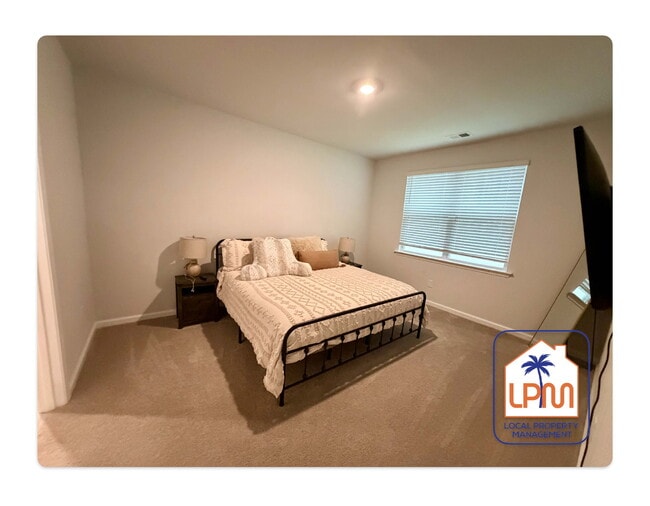 Building Photo - Rare find: **Furnished or Unfurnished**Utilities Included** 4-Bedroom 2-Bathroom Home at The Retr...
