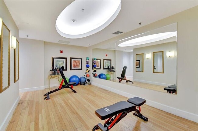 Building Photo - 1830 Radius Dr