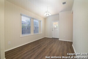 Building Photo - 10374 Oakwood Crest