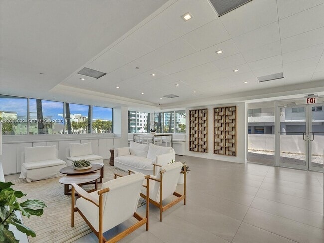 Building Photo - 5900 Collins Ave