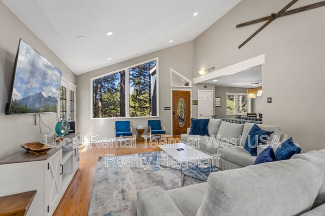 Building Photo - 1720 N Doral Way