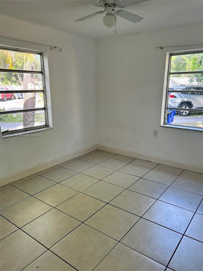 Building Photo - 550 N 58th Ave