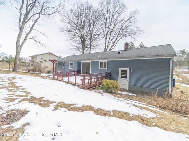 Building Photo - 30 Redwood Rd