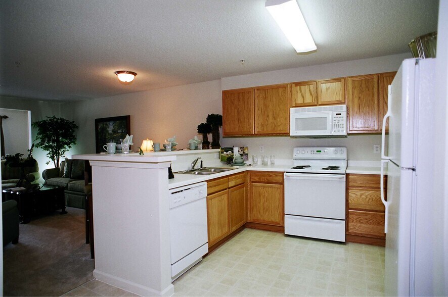 Building Photo - Salisbury Village at Castlewood