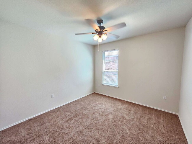 Building Photo - "Charming 3-Bed, 2-Bath Oasis in Austin!!