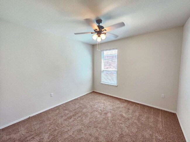 Building Photo - "Charming 4-Bed, 2-Bath Oasis in Austin!!