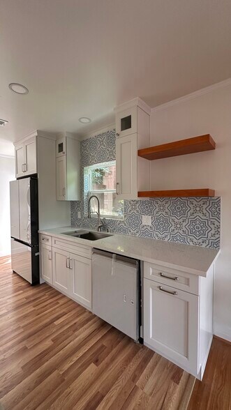 Building Photo - 3351 Hamilton Way