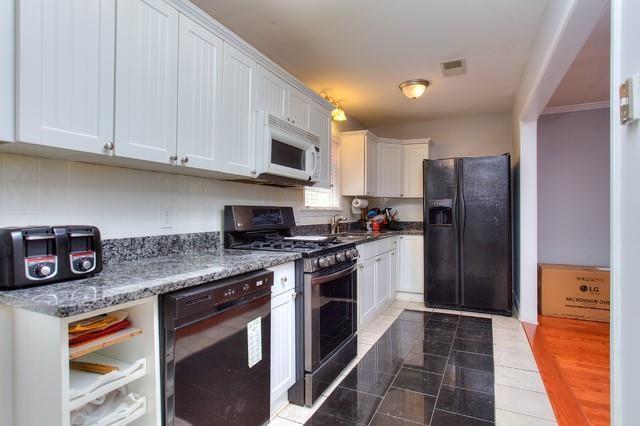 Building Photo - 831 Tanner Dr
