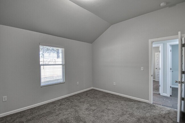 Building Photo - New Construction in Varenna Landing! Storm shelter and lawn care included!