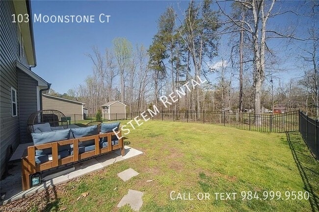 Building Photo - 103 Moonstone Ct