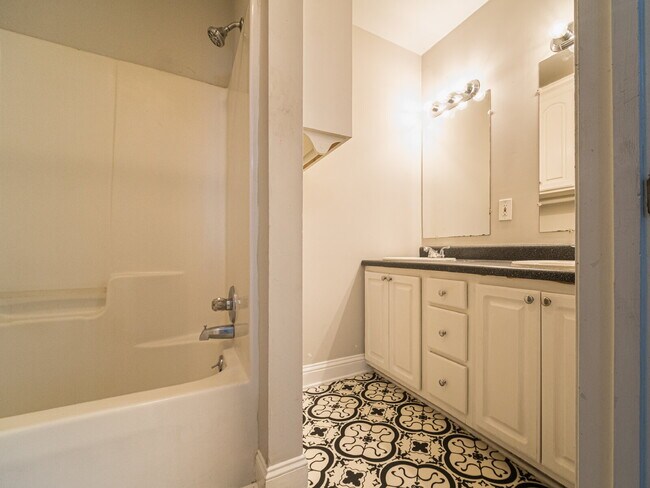 Building Photo - "Charming 3-Bedroom Retreat with 2 Full Baths in Gastonia - Your Cozy Haven Awaits!"