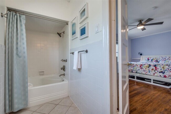Building Photo - 4630 Kelton Dr