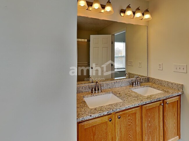 Building Photo - 857 Cedar Run Dr