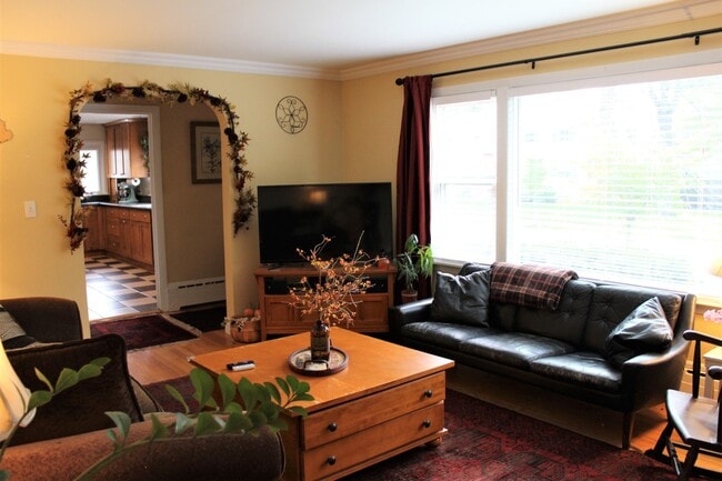 Building Photo - Portland 4BD/2BA Single Family Home - $2,833