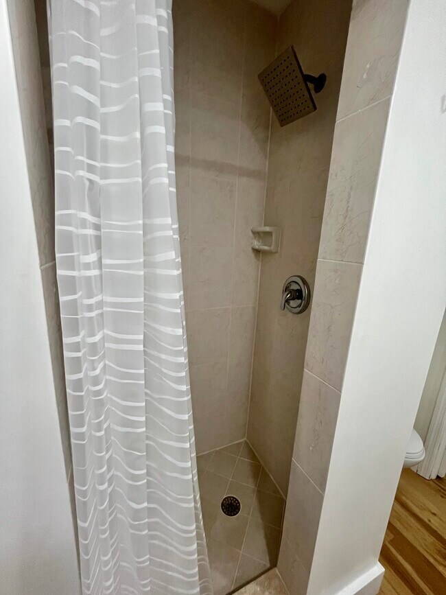 Building Photo - 106 Linda Ln