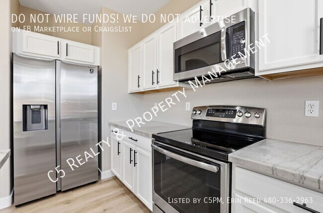 Building Photo - 17335 W Woodlands Ave