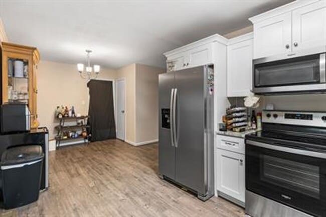 Building Photo - 222 Belray Dr