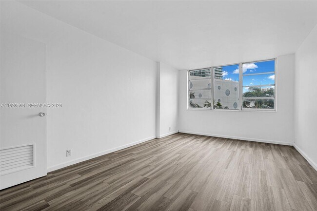 Building Photo - 3301 NE 5th Ave