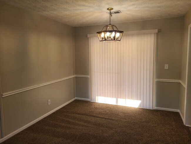 Building Photo - 21st St 1440** Raymer