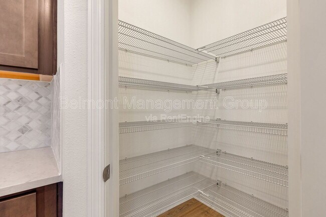 Building Photo - 1141 British Cir