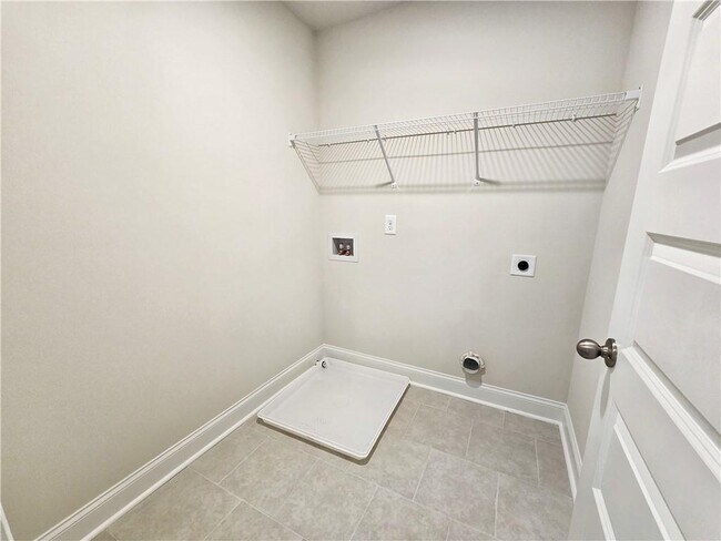 Building Photo - 7325 Yewtree Dr