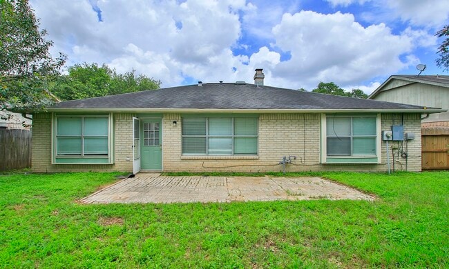 Building Photo - 18531 Lippizaner Dr