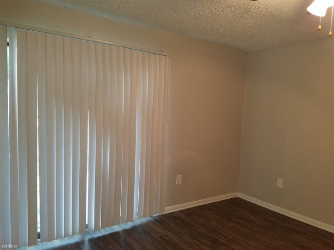 Building Photo - 6000 Woodlake Pky