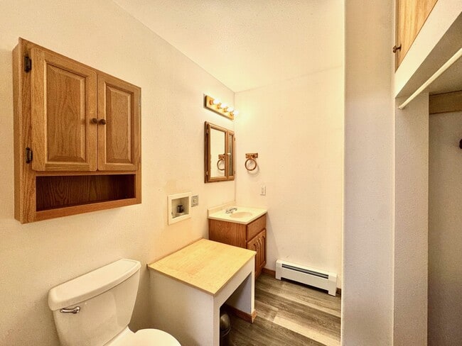 Building Photo - 9126 Wolfram Way