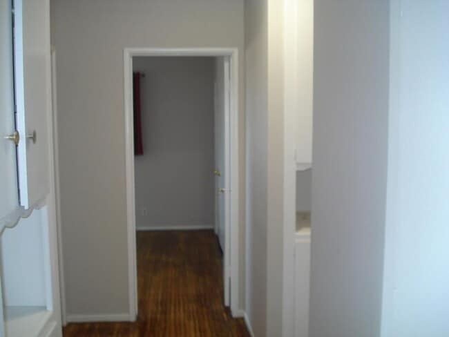 Building Photo - TORRANCE 3 BEDROOM 2 BATHROOM HOUSE FOR LEASE! AVAILABLE 4/1