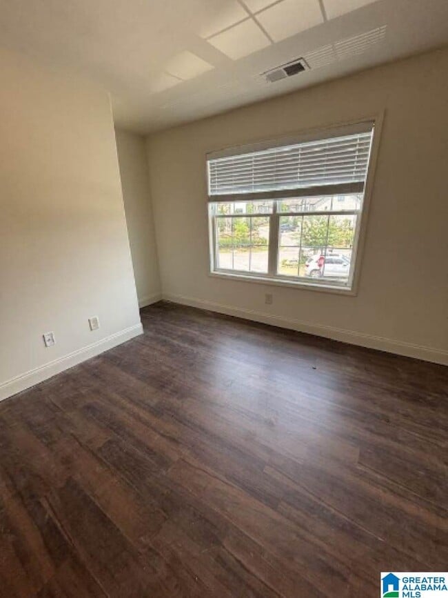 Building Photo - 4008 Lennox Rd