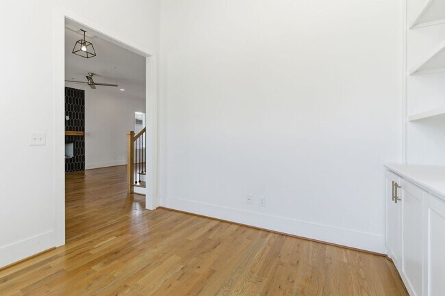 Building Photo - 1202 Katie St