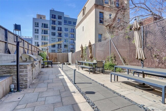 Building Photo - 11-24-24 31st Avenue