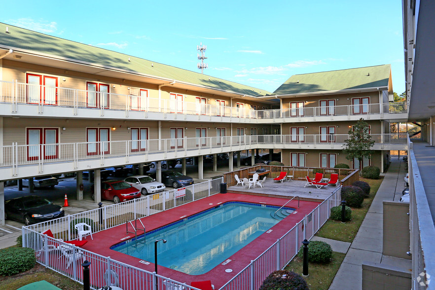 Primary Photo - The Flats / The Cottages/The Pavilion