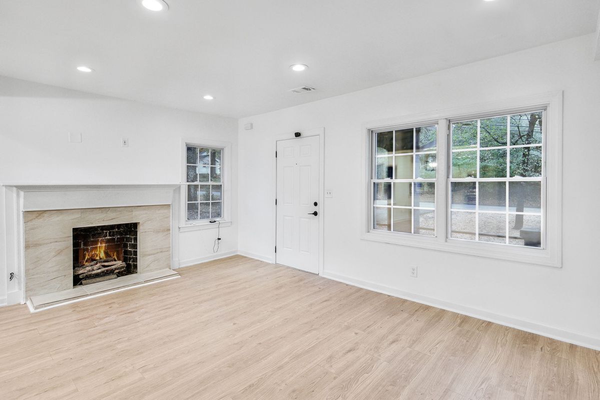 Building Photo - 1967 Browns Mill Rd SE