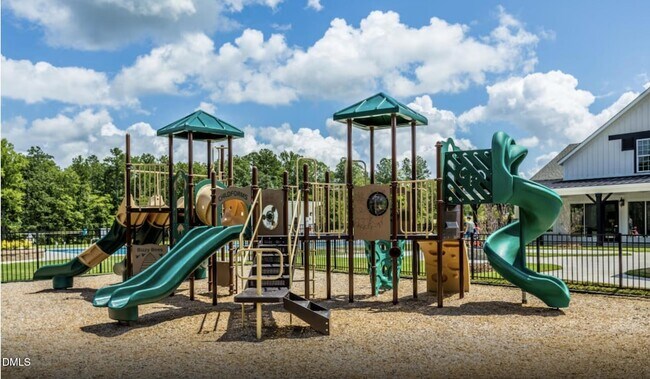 Building Photo - 5023 Reader Wy