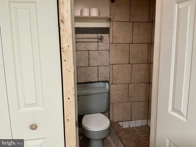 Building Photo - 818 Balsamtree Pl