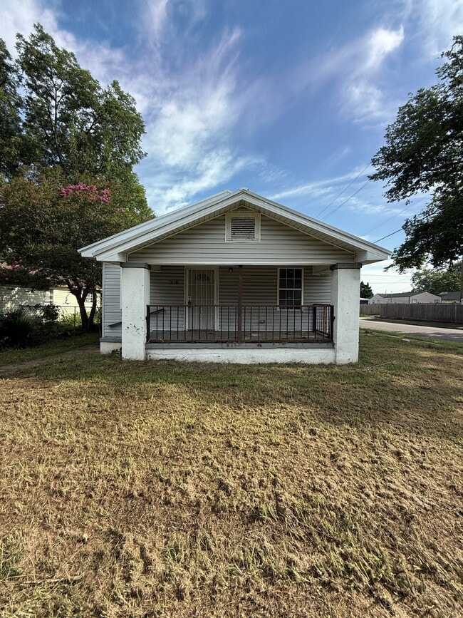 Building Photo - 4616 12th Ave N