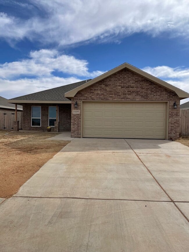 Primary Photo - 3 bed 2 bath Move In Ready!