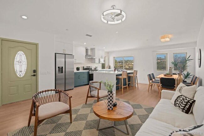 Building Photo - 2483 Oxford Ave