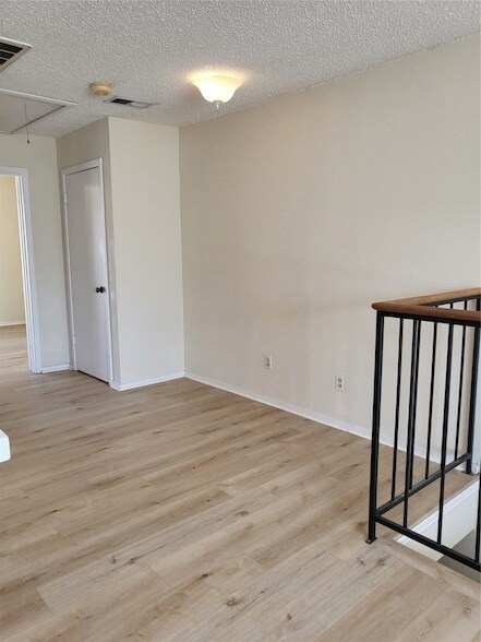 Building Photo - 2500 E Park Blvd