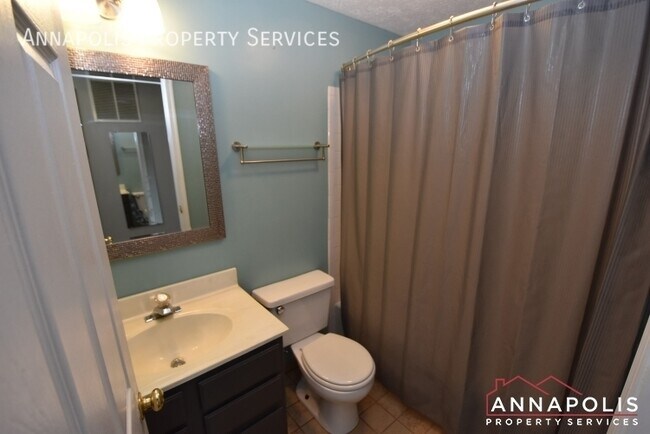Building Photo - 806 Lilac Ct