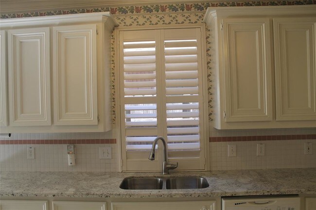 Building Photo - 1314 Parkway Ct