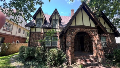 Building Photo - 707 Litchfield N